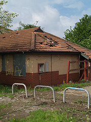 Erimus_housing_St_Hildas2_decay.jpg